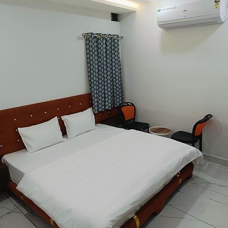 Hotel Shree Kedar Palace 우자인 외부 사진
