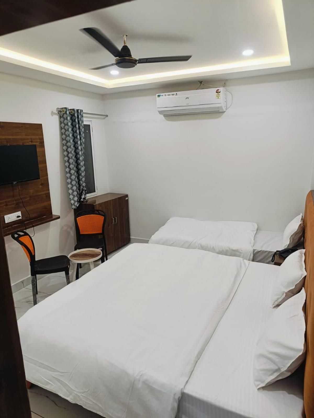 Hotel Shree Kedar Palace 우자인 외부 사진