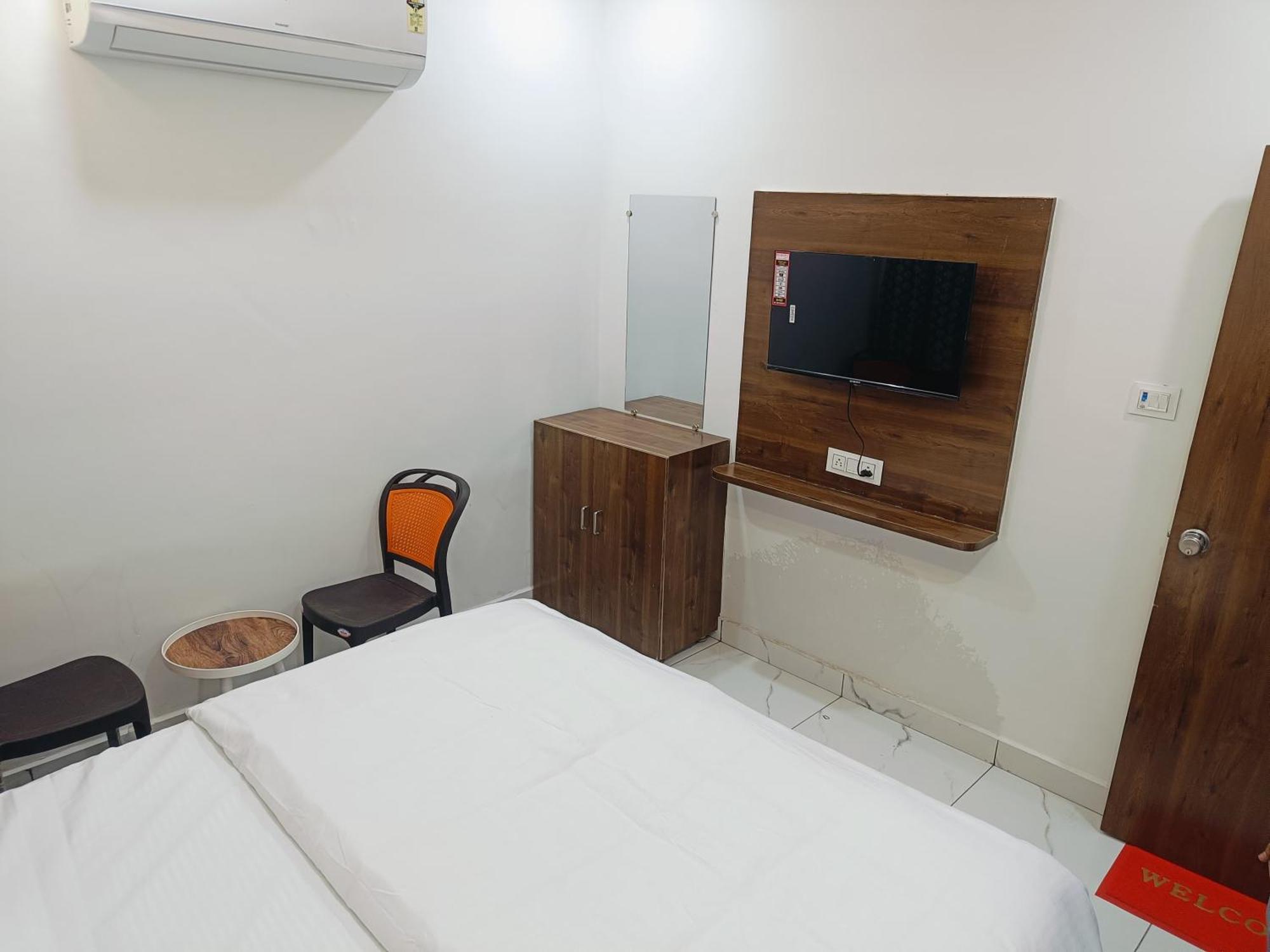 Hotel Shree Kedar Palace 우자인 외부 사진