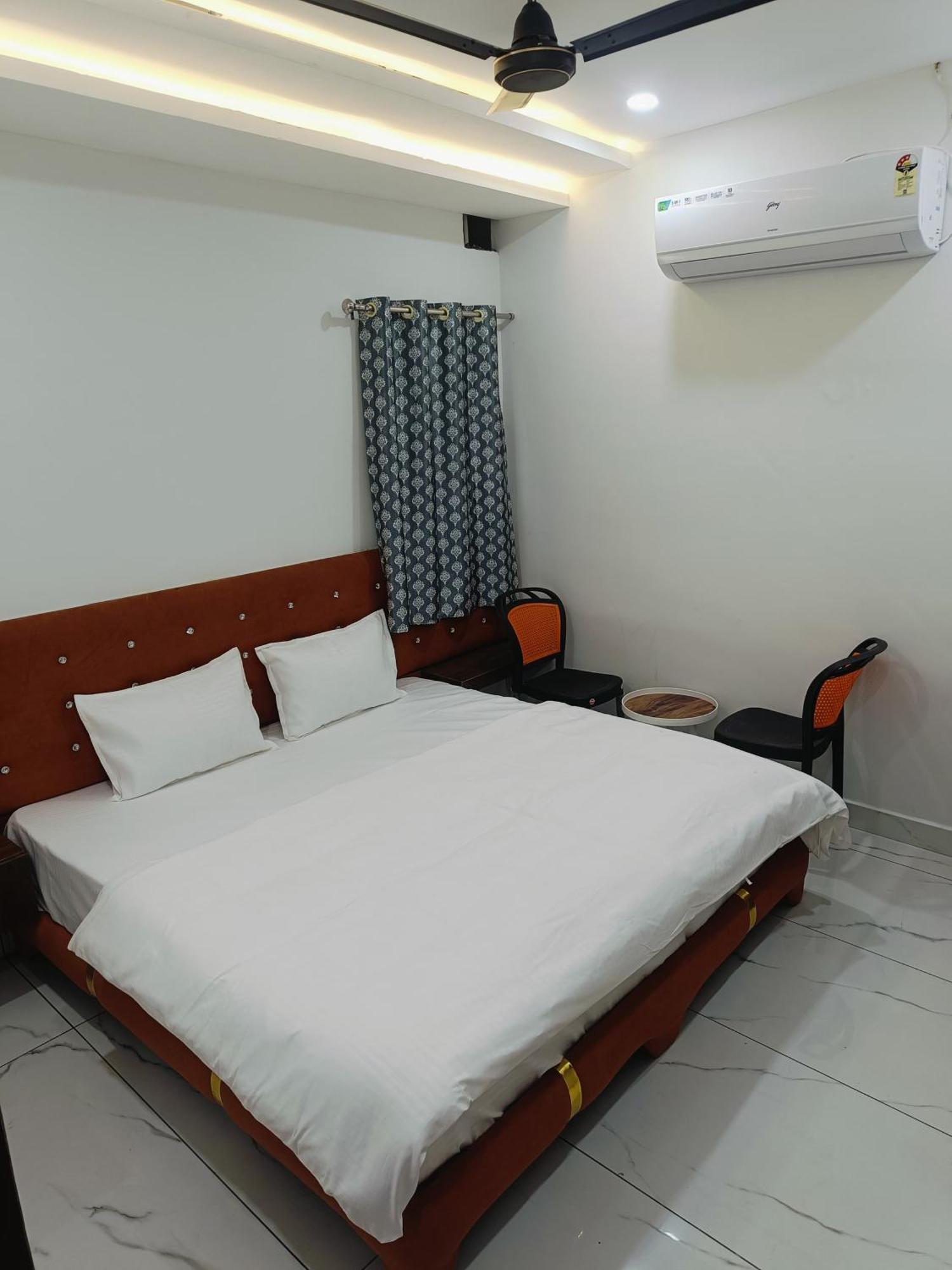 Hotel Shree Kedar Palace 우자인 외부 사진